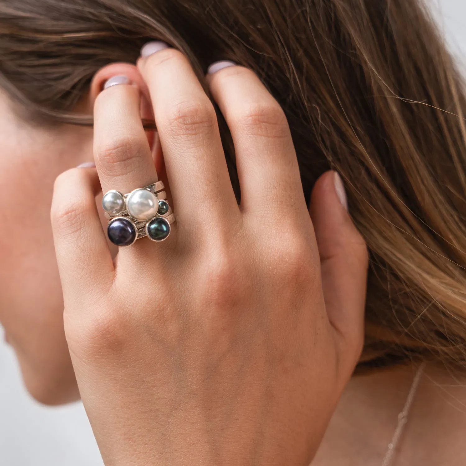 6mm Dove Grey Pearl Hammered Twinkle Ring