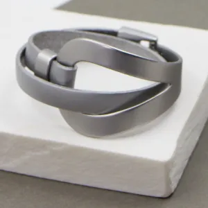 Chunky comfort fit loop double wrap leather bracelet