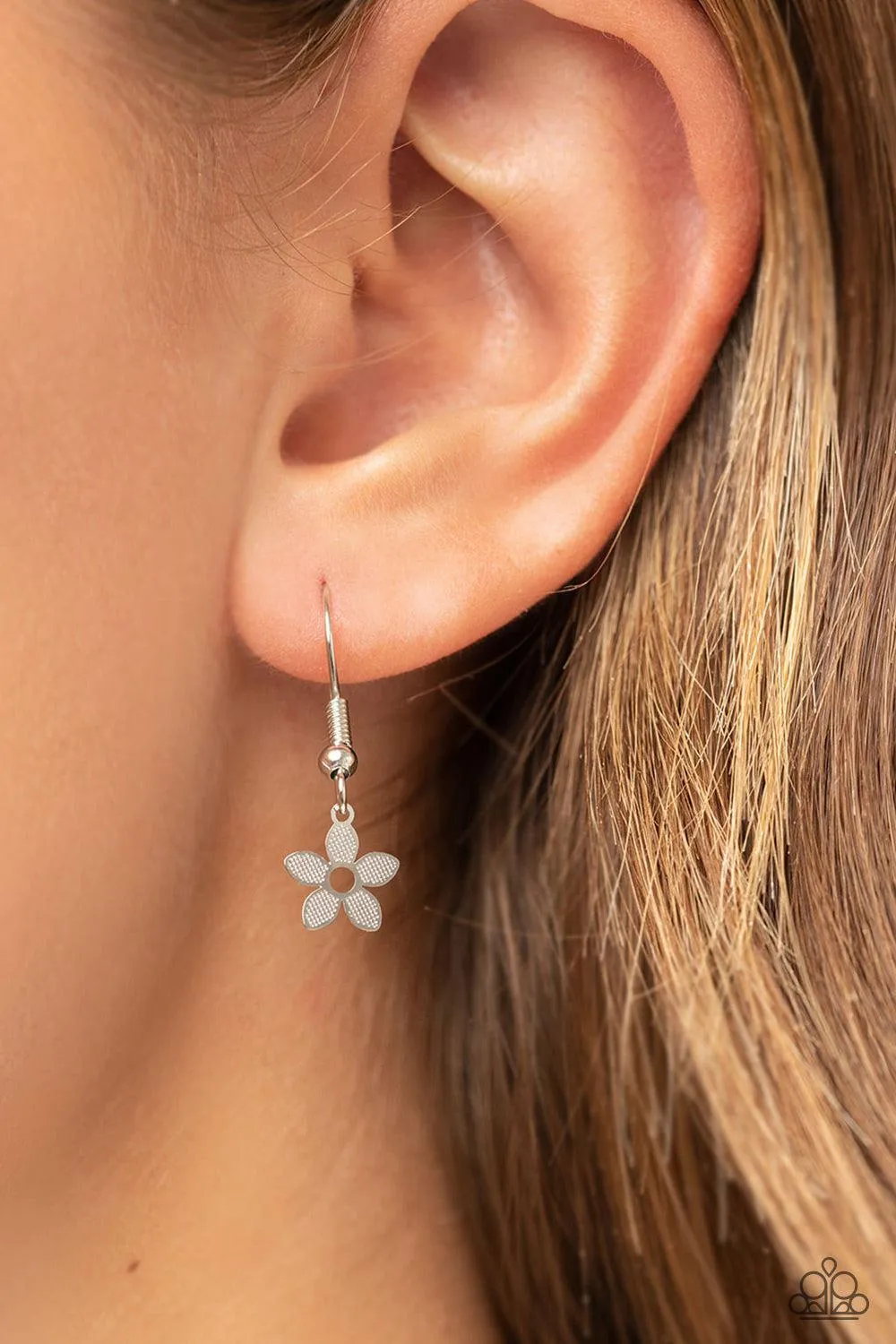 Fearlessly Floral Orange & Silver Flower Necklace - Paparazzi Accessories
